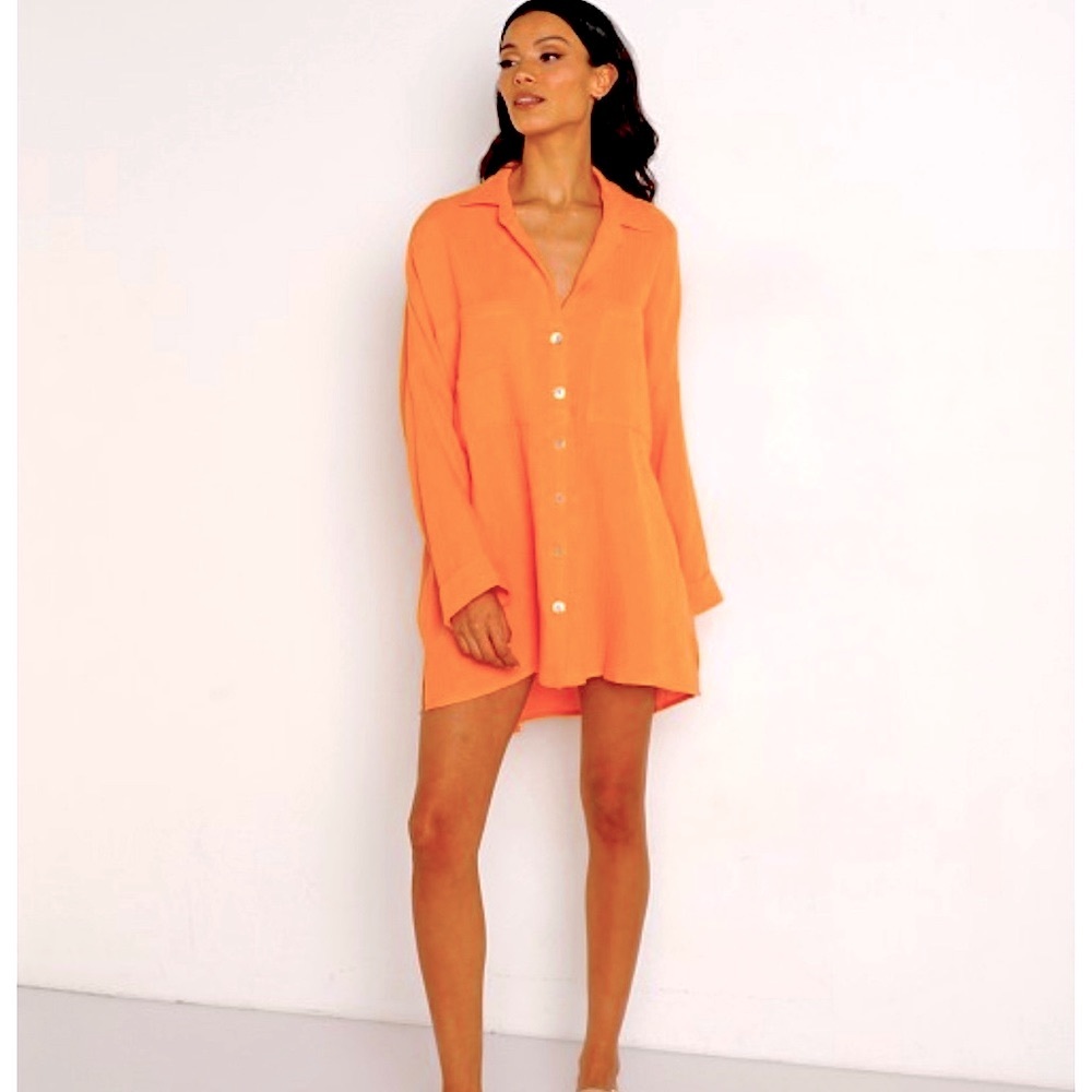 Show Me Your Mumu Johns button down size small in Orange.